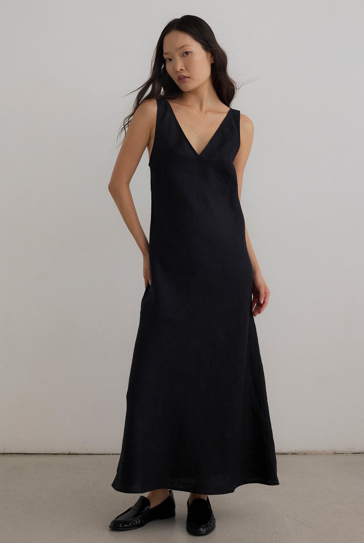 BIAS CUT LINEN DRESS - BLACK