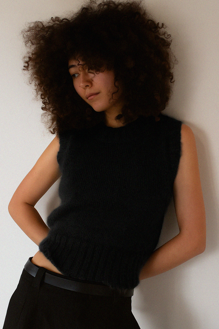 SOL MOHAIR WOOL KNIT VEST - BLACK