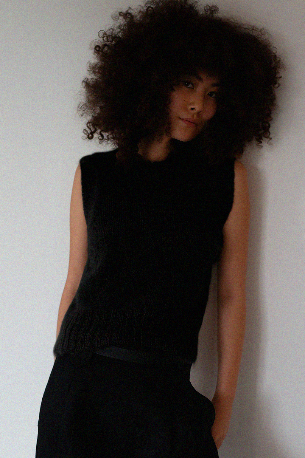 SOL MOHAIR WOOL KNIT VEST - BLACK