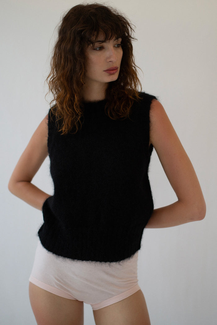 SOL MOHAIR WOOL KNIT VEST - BLACK