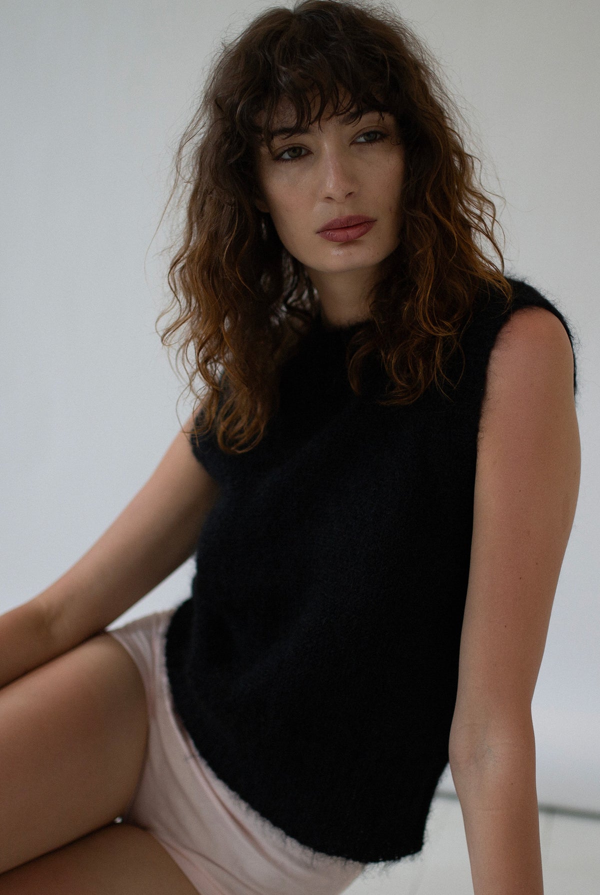 SOL MOHAIR WOOL KNIT VEST - BLACK