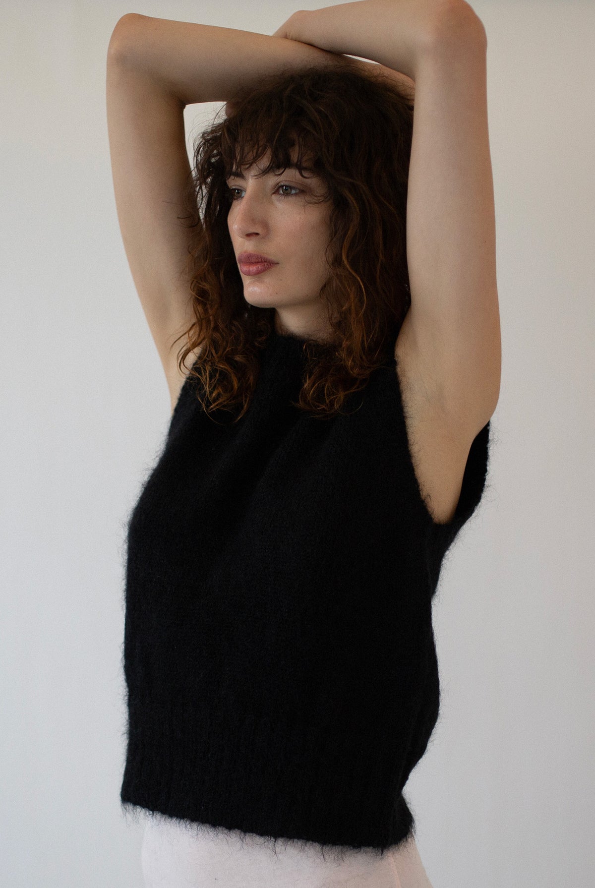 SOL MOHAIR WOOL KNIT VEST - BLACK