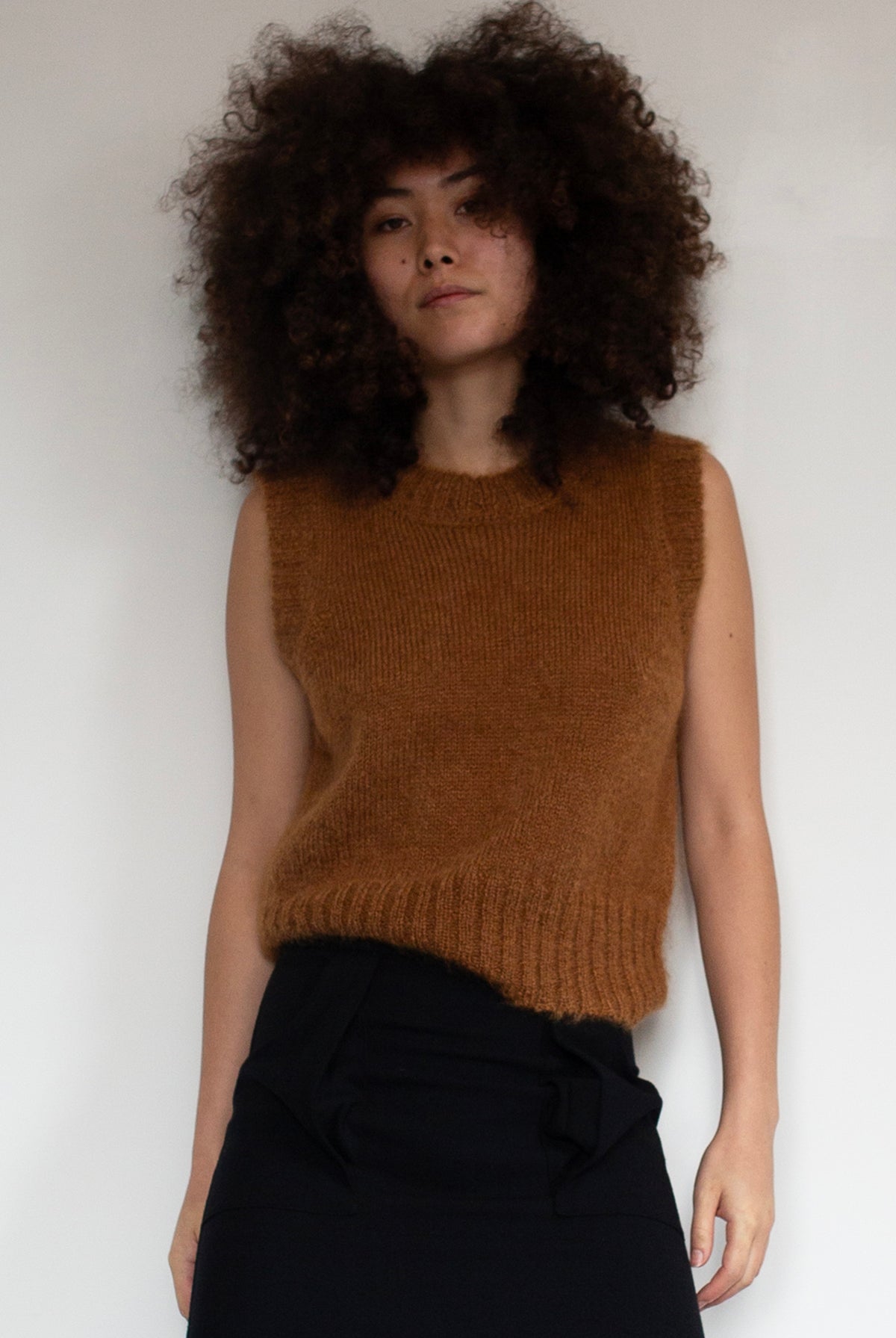 SOL MOHAIR WOOL KNIT VEST - CLOVE
