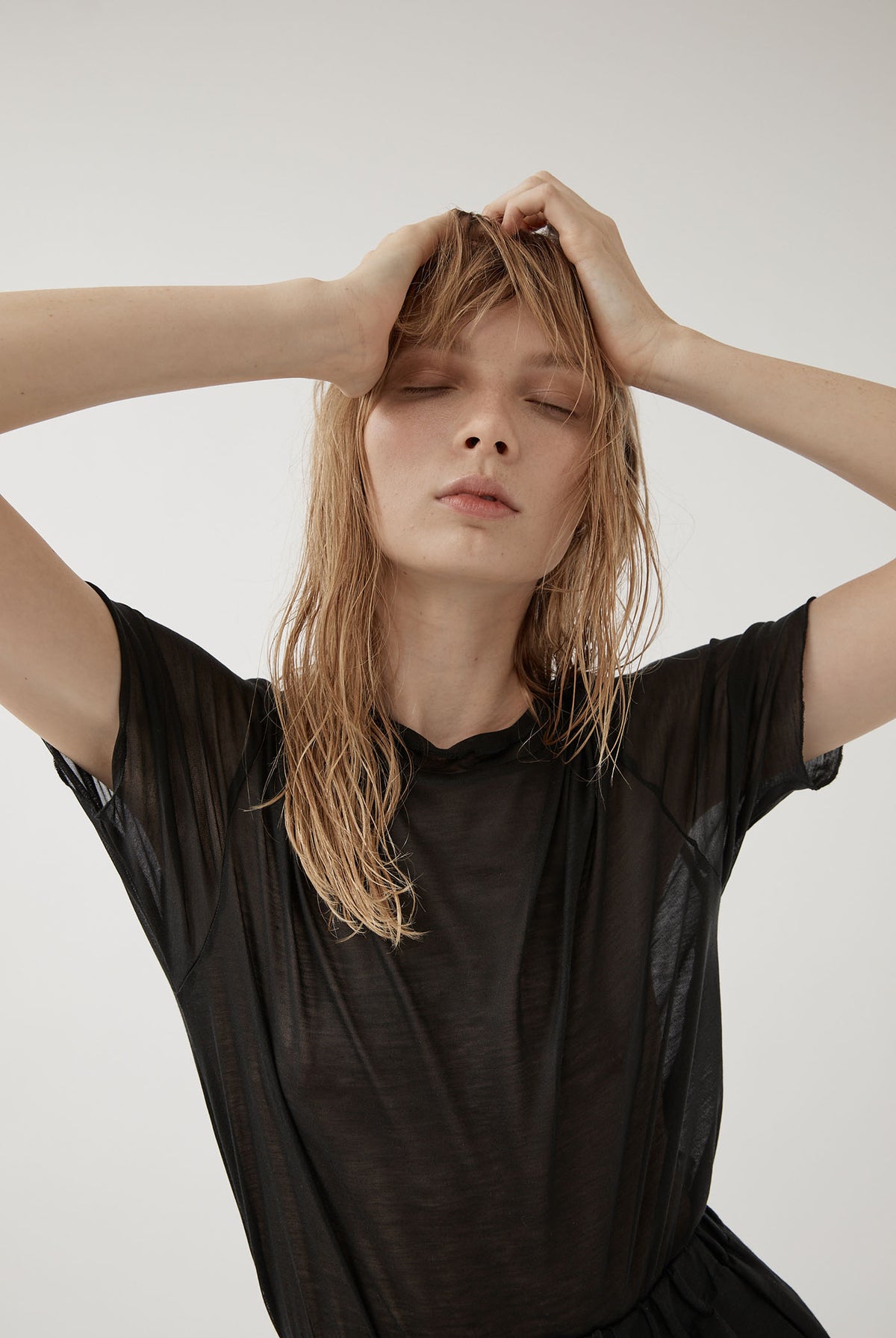 FINE KNIT LAYERING TEE – BLACK