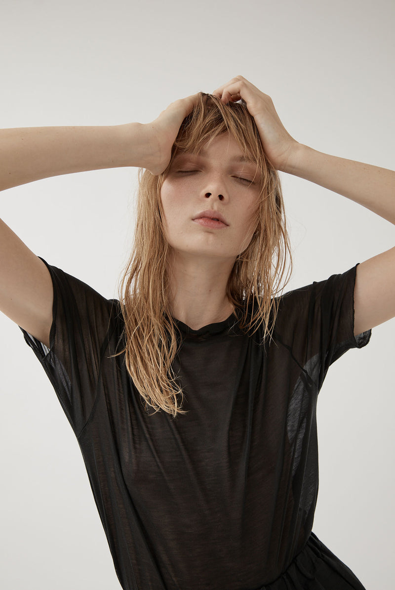 FINE KNIT LAYERING TEE – BLACK
